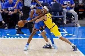 ESPN专家：哈利表现低迷只是G1命中关键球 G2更能反应系列赛走势